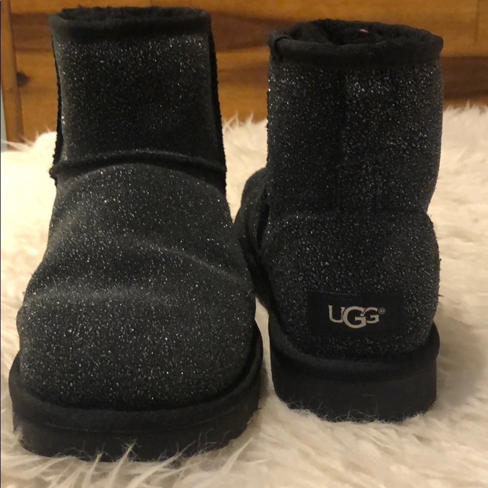 Sparkly black Ugg’s